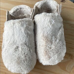 Nike Cream Faux Fur Slippers